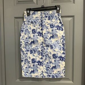 Chic Blue and White Floral Pencil Skirt
